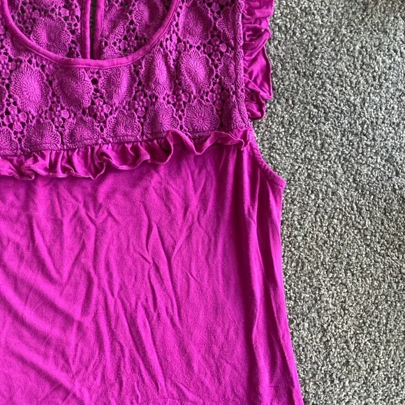 Pretty Review Top - Picture 3 of 5